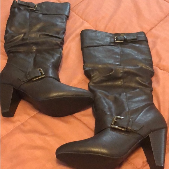 Dart Brown Boots!! - Picture 2 of 4